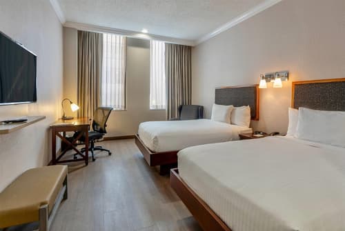 Wyndham Garden Hotel Baronne Plaza