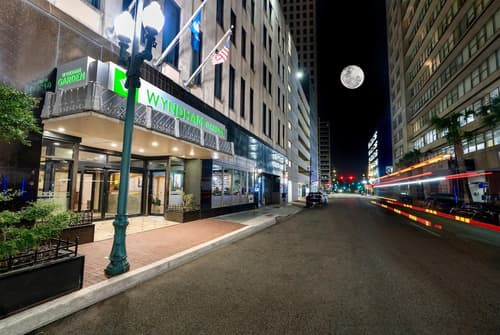 Wyndham Garden Hotel Baronne Plaza