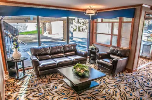 Charltons Banff, Lobby sitting area