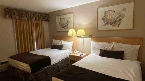 Howard Johnson by Wyndham Downtown Kamloops