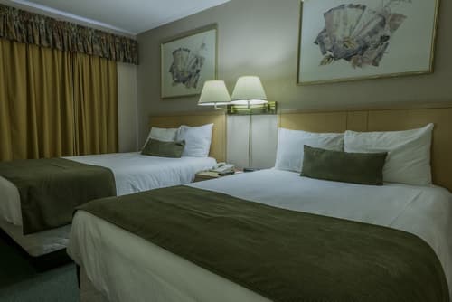 Howard Johnson by Wyndham Downtown Kamloops, Room