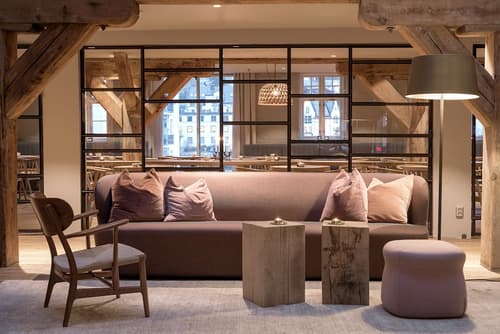 Hotel Brosundet, Lobby sitting area