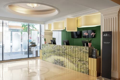 Mövenpick Hotel Budapest Centre, Reception