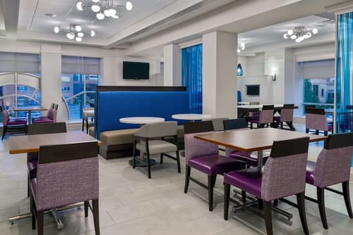 Hampton Inn & Suites Buffalo Downtown, Breakfast area