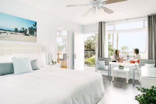 Bayside Hotel, Primary image