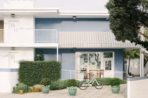 Bayside Hotel, Lobby