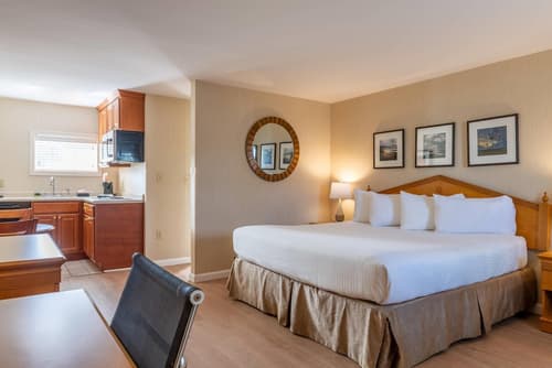 Port Inn and Suites Portsmouth, an Ascend Collection Hotel