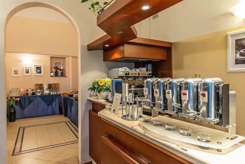 Hotel Bonifacio, Breakfast meal