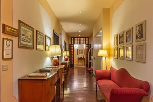 Hotel Bonifacio, Reception