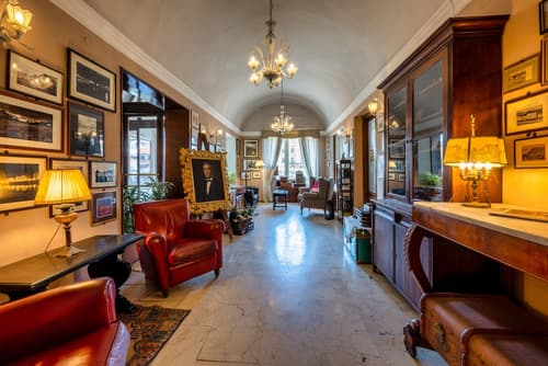 Royal Victoria Hotel, Reception