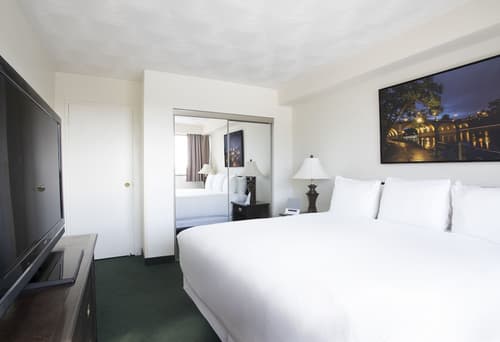 The Business Inn, Room