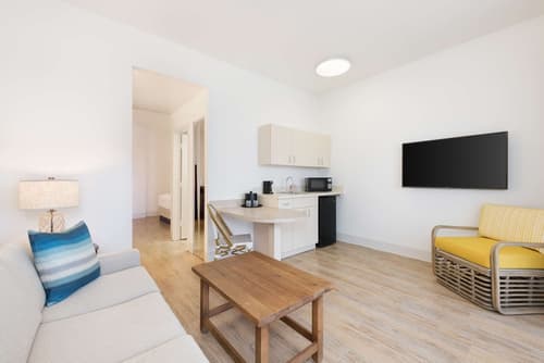 St Pete Shores Hotel, Room