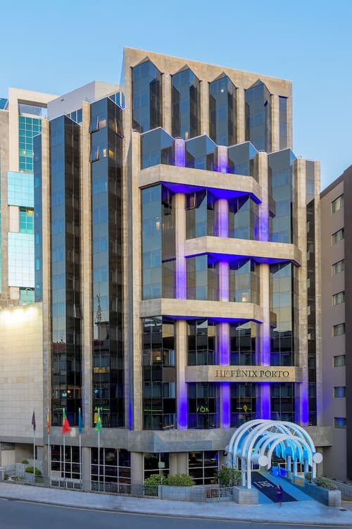 HF Fénix Porto, Front of property