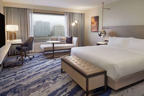 Hilton Toronto, Room