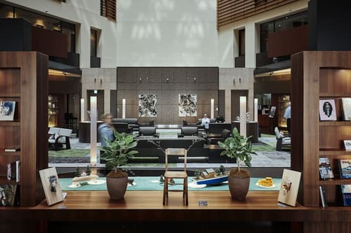 Park Hotel Tokyo, Lobby