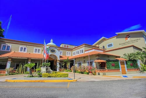 Binniguenda Huatulco & Beach Club