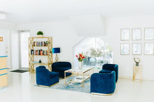 Aqua Hotel & Suites, Lobby sitting area