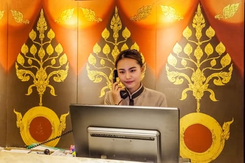 Bangkok Palace Hotel, Reception