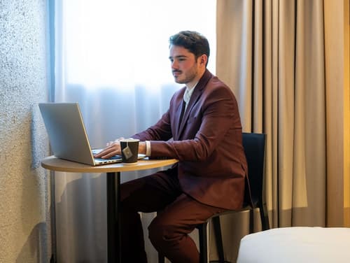 Hôtel ibis Orly Chevilly Tram 7