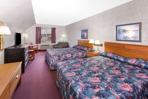 Super 8 by Wyndham St. Ignace, Room