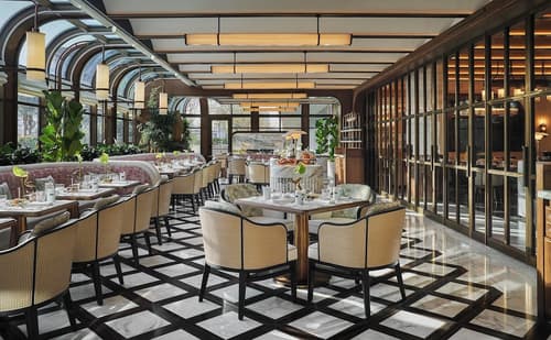 Four Seasons Hotel Riyadh, Restaurant