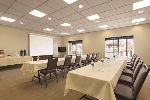 Country Inn & Suites by Radisson, Billings, MT, Meeting facility