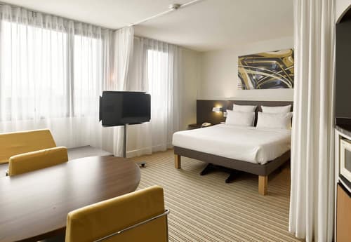 B&B HOME Vélizy, Primary image