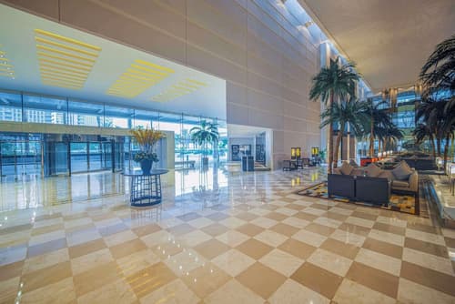 Hyatt Regency Dubai, Lobby
