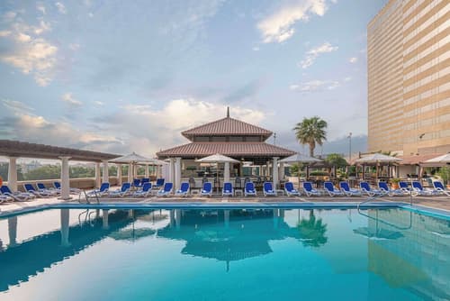 Hyatt Regency Dubai, Pool