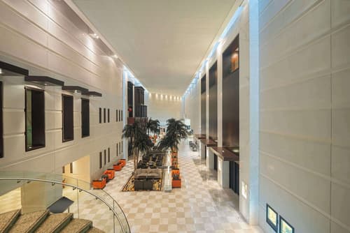 Hyatt Regency Dubai, Lobby