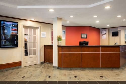 Ramada Plaza by Wyndham Montreal, Lobby