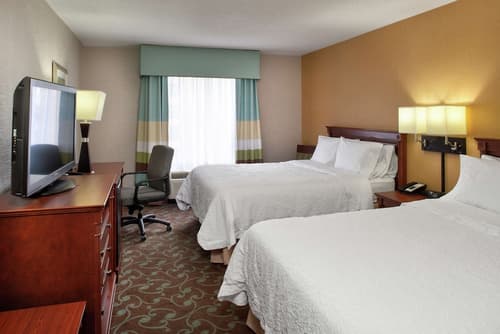 Hampton Inn & Suites by Hilton Toronto Airport, Room
