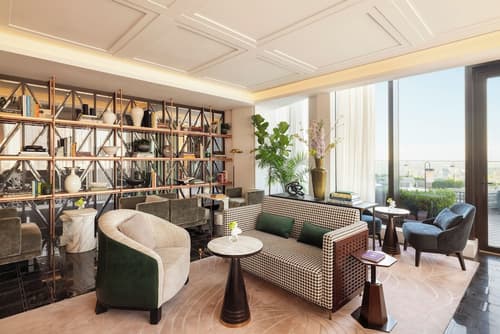 Raffles Boston, Lobby sitting area