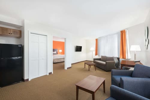 Howard Johnson by Wyndham Quincy/Boston, Room