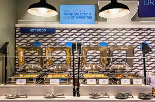 Holiday Inn Express & Suites Sanford- Lake Mary by IHG, Breakfast meal