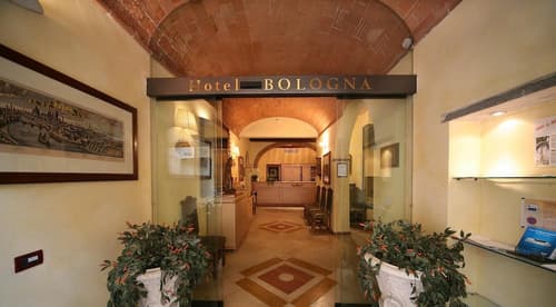 Hotel Bologna, Lobby