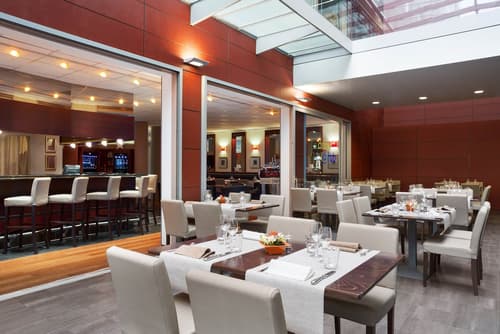 Ramada Encore by Wyndham Geneva, Restaurant