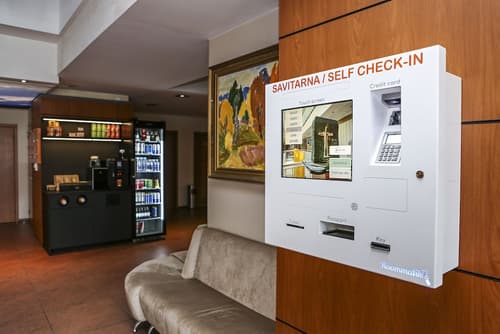 Art City Inn, Reception