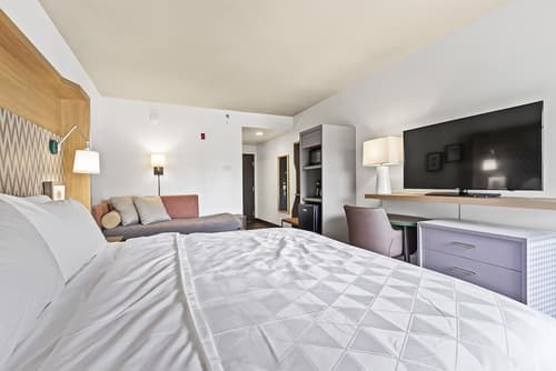 Holiday Inn St. Petersburg West by IHG