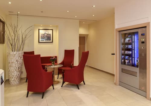 Hotel Adria München, Reception