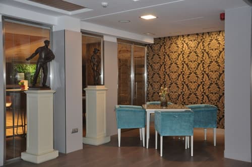 Hotel Selu, Lobby sitting area