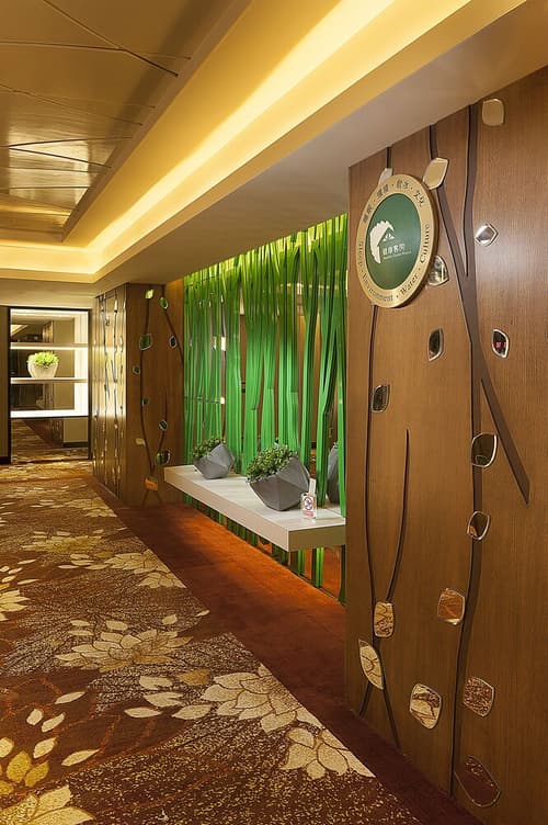 Hotel Beverly Plaza, Reception