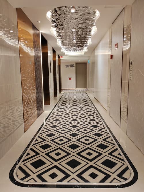 Hotel Beverly Plaza, Reception