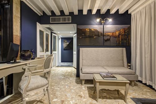 GKK Exclusive Private Suites Venezia, Reception
