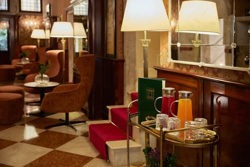 Duodo Palace Hotel, Lobby sitting area