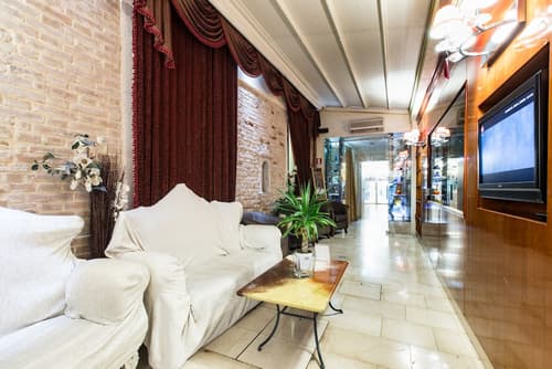 Hotel Alcyone, Lobby sitting area