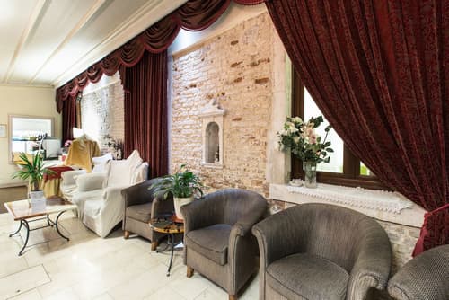 Hotel Alcyone, Lobby sitting area