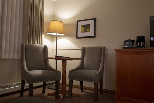 Whistler's Inn, Room