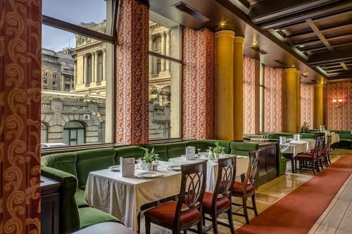 Hotel Capitol, Dining