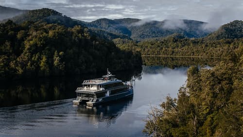 Strahan Village, Boating